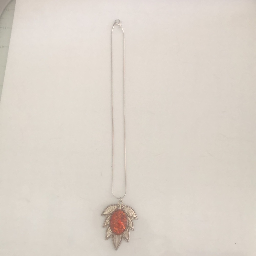 Beautiful glitter and resin necklace - Picture 5 of 6
